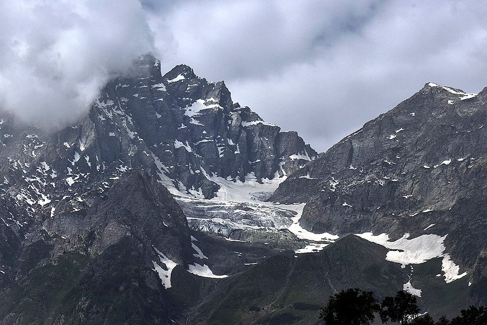 | Photo: Yasir Iqbal : Thajwas glacier in Sonamarg